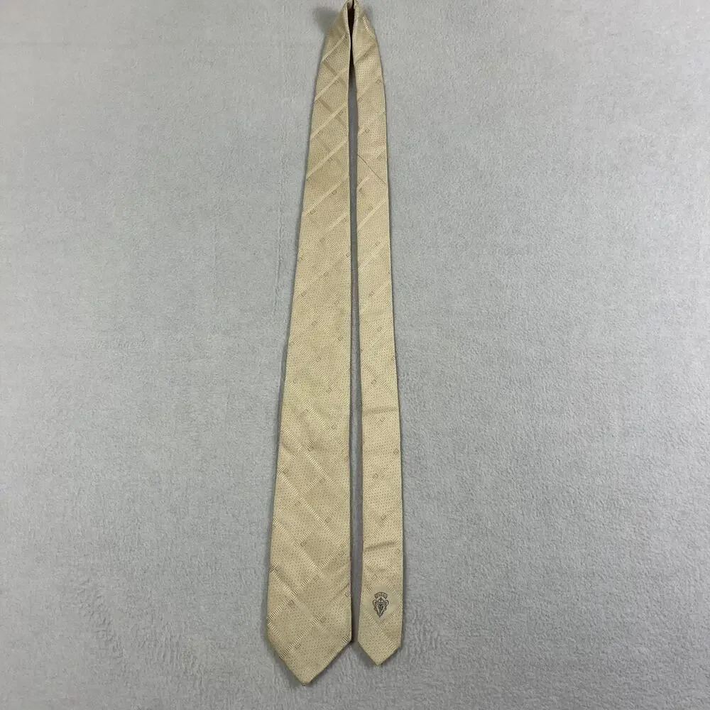 Vintage Gucci Necktie Champagne Colored Silk Geometric Classic Fit Italy
